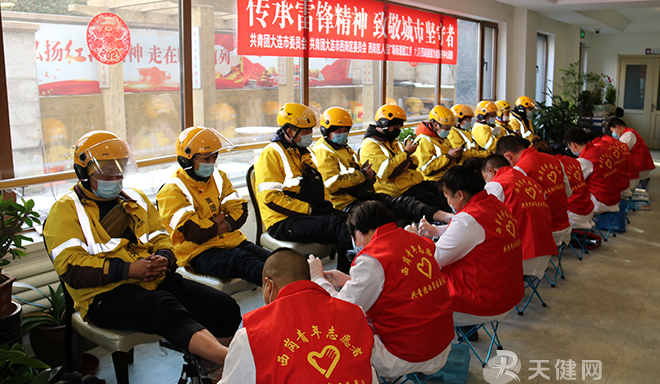 西岗区：让雷锋精神在城市里传承