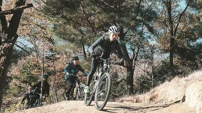 省内第一条专业山地自行车赛道成功测试