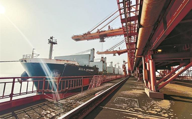 大连边检站精准护航解“燃煤之急”