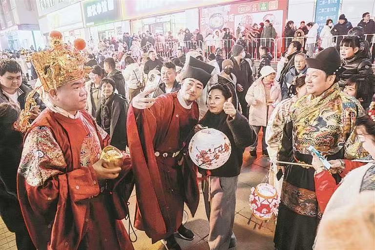 天津街商文旅融合点亮“最后一站”年味